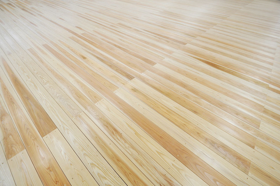 剣道場床 剣道場フローリング 施工画像 針葉樹 杉 無垢木材 無塗装 最適な踏み込み